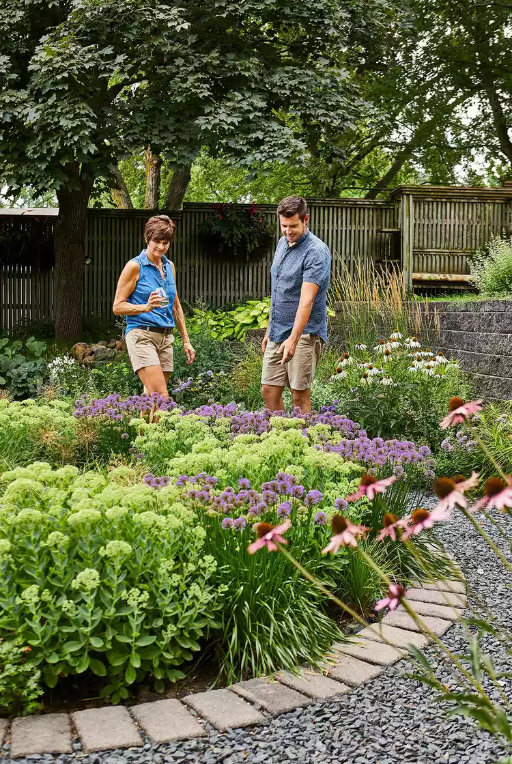 3 Easy-Care Gardening Concepts to Attract Pollinators